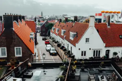 Zonnepanelen Oost West Dak Rotterdam: Opbrengst 2026