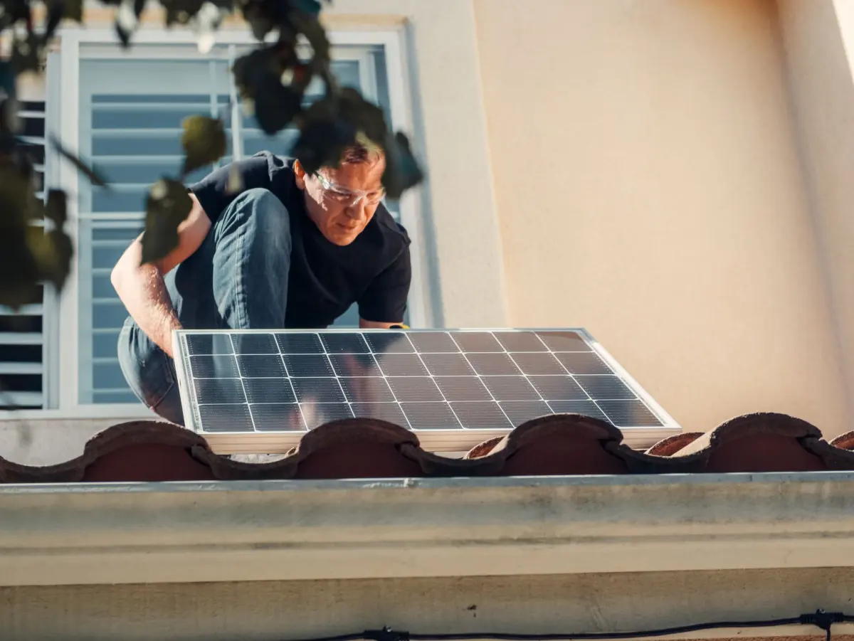 Zonnepanelen Plat Dak Opstelling Rotterdam: Oost-West