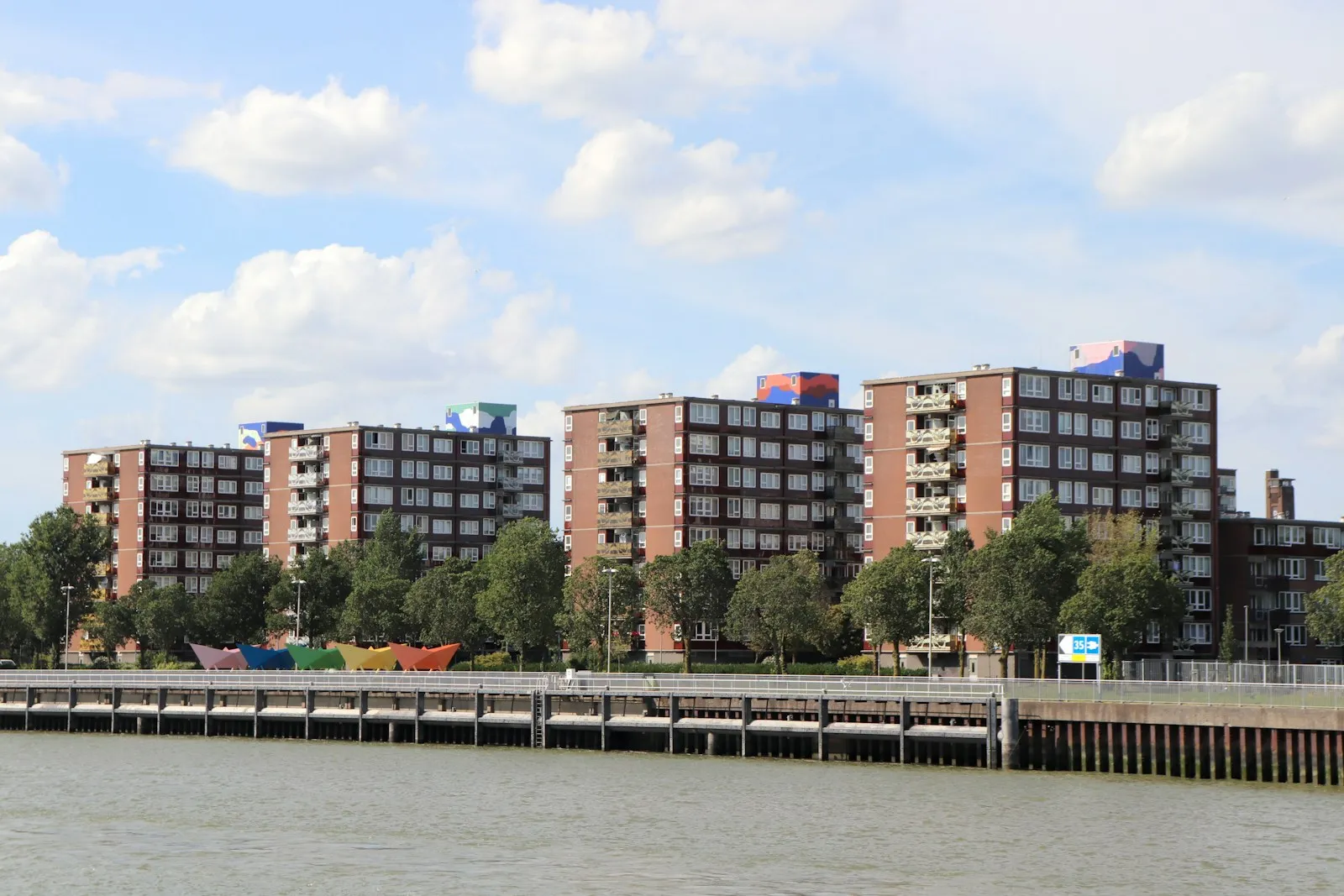 Zonnepanelen Portiekwoning Rotterdam: VvE, Dak &